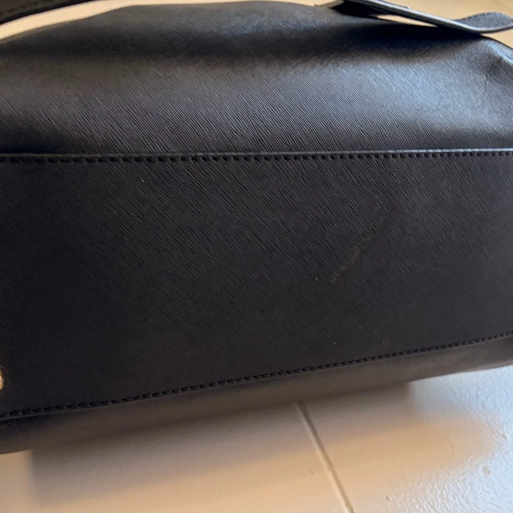 Michael Kors Large Hamilton Satchel Black Saffiano Leather Tote - Picture 8 of 9